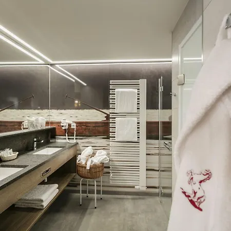 Hotel Romantik Im Weissen Roessl Am Wolfgangsee Saint Wolfgang