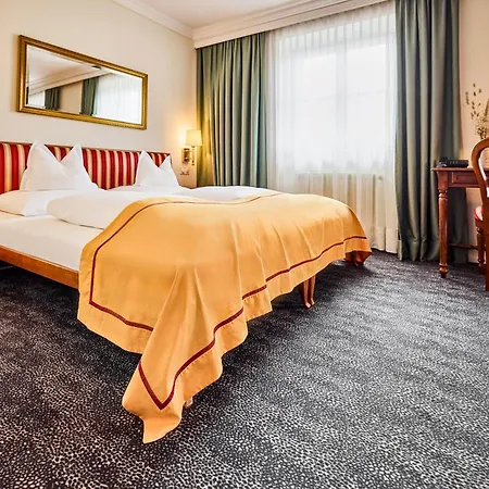 Romantik Im Weissen Roessl Am Wolfgangsee 4*