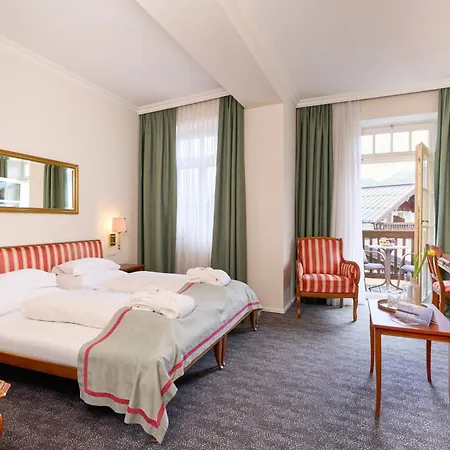 فندق Im Weissen Roessl Am Wolfgangsee 4*