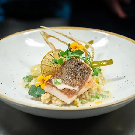 فندق Im Weissen Roessl Am Wolfgangsee 4*