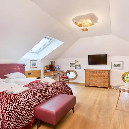 Romantik Im Weissen Roessl Am Wolfgangsee 4*