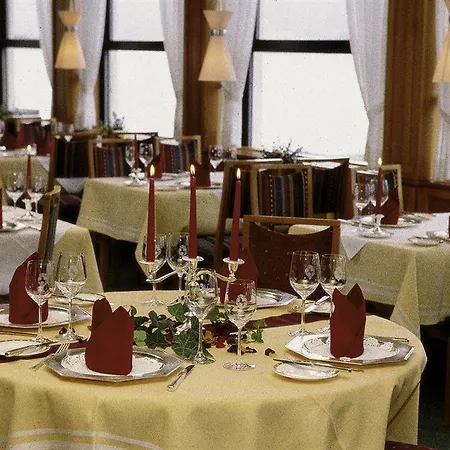 Romantik Im Weissen Roessl Am Wolfgangsee 4*