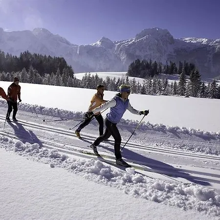 Romantik Im Weissen Rössl Am Wolfgangsee 4*