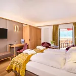 ホテル Romantik Im Weissen Roessl Am Wolfgangsee 4*