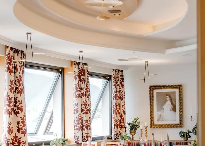 Отель Romantik Im Weissen Roessl Am Wolfgangsee 4*