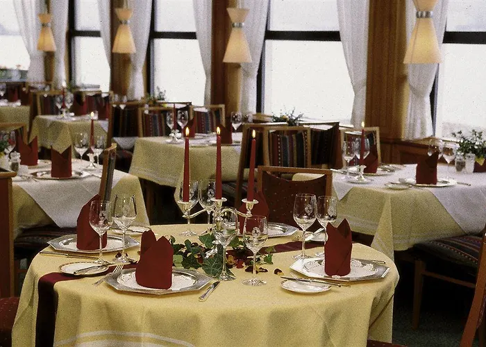 Romantik Im Weissen Roessl Am Wolfgangsee 4*